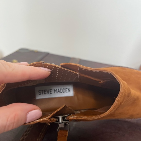 Steve Madden Cassie Suede Western Bootie 8 - Picture 15 of 16